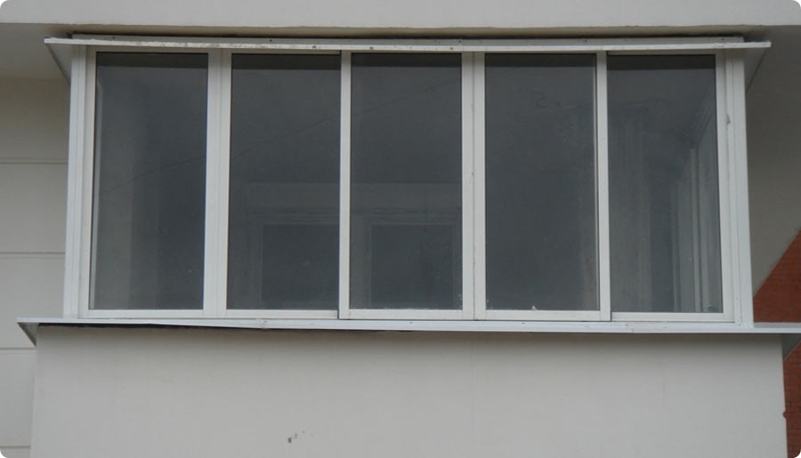 Профнастил для отделки балкона: выбираем и монтируем